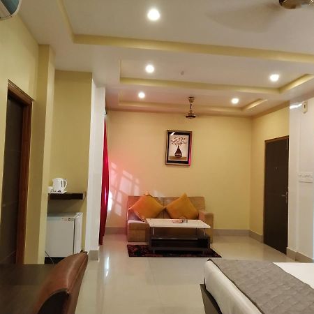 Hotel Sc Continental Itānagar Exterior foto